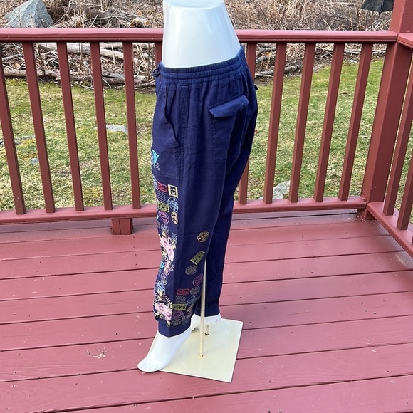 Pete & Greta for Johnny Was medium navy Rassa linen jogger pants. - Picture 7 of 16